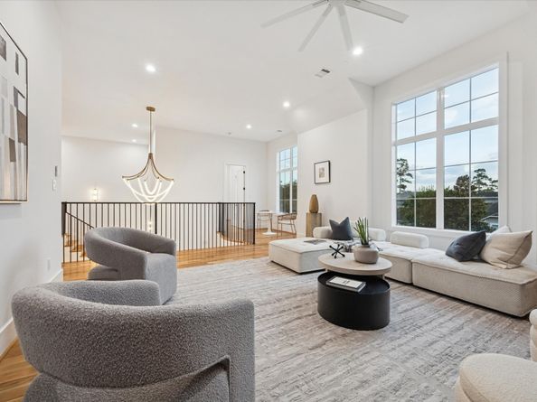 1330 Richelieu Lane, Houston TX 77018