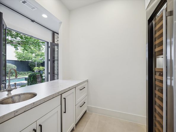 3214 Westheimer Road, Houston TX 77098