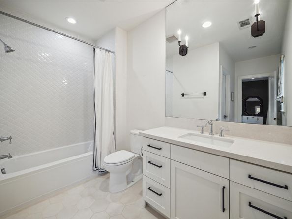 3214 Westheimer Road, Houston TX 77098