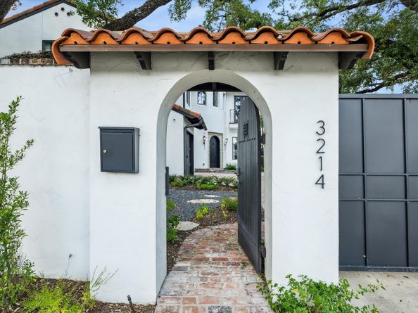 3214 Westheimer Road, Houston TX 77098