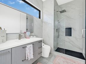 1025 Wakefield Drive, Houston TX 77018