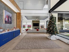 1025 Wakefield Drive, Houston TX 77018