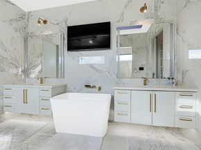 1025 Wakefield Drive, Houston TX 77018