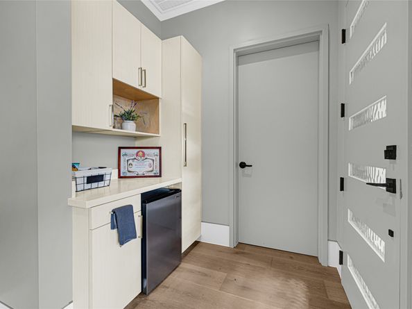 1025 Wakefield Drive, Houston TX 77018