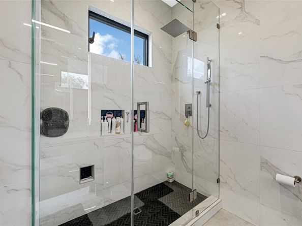 1025 Wakefield Drive, Houston TX 77018