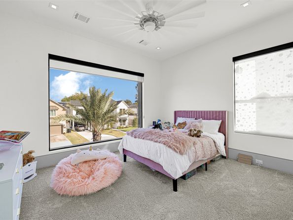 1025 Wakefield Drive, Houston TX 77018