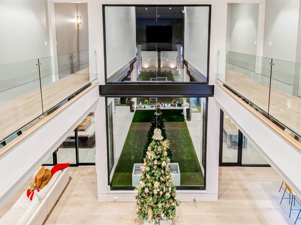 1025 Wakefield Drive, Houston TX 77018