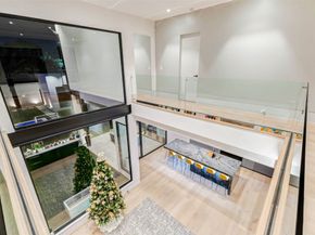 1025 Wakefield Drive, Houston TX 77018