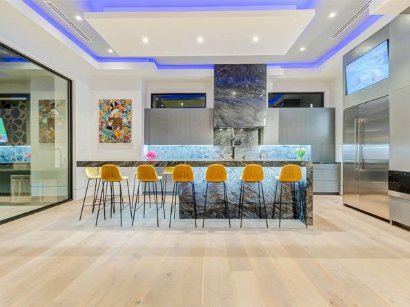 1025 Wakefield Drive, Houston TX 77018