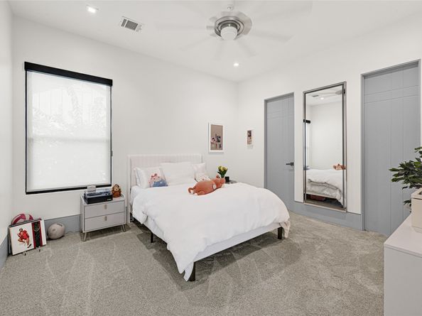 1025 Wakefield Drive, Houston TX 77018