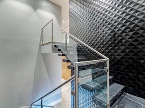 1025 Wakefield Drive, Houston TX 77018