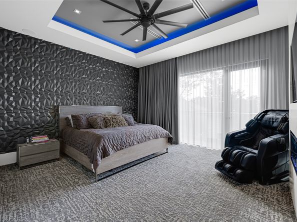 1025 Wakefield Drive, Houston TX 77018