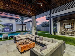 1025 Wakefield Drive, Houston TX 77018