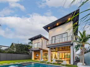 1025 Wakefield Drive, Houston TX 77018