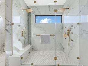 1025 Wakefield Drive, Houston TX 77018