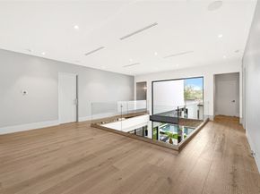 1025 Wakefield Drive, Houston TX 77018