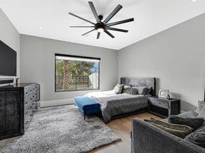 1025 Wakefield Drive, Houston TX 77018