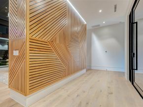 1025 Wakefield Drive, Houston TX 77018