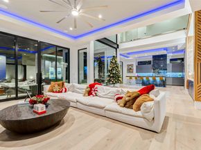 1025 Wakefield Drive, Houston TX 77018