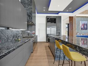 1025 Wakefield Drive, Houston TX 77018