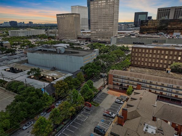 2503 Mccue Road 5, Houston TX 77056