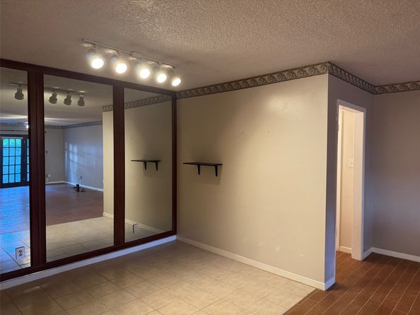 2700 Bellefontaine Street B8, Houston TX 77025