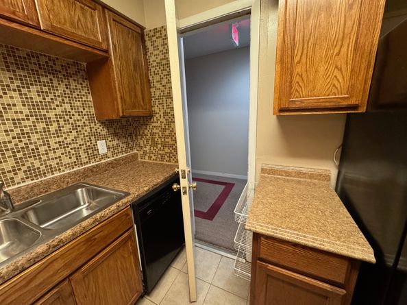 2700 Bellefontaine Street B8, Houston TX 77025