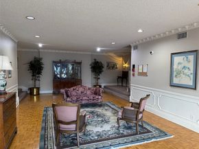 2700 Bellefontaine Street B8, Houston TX 77025