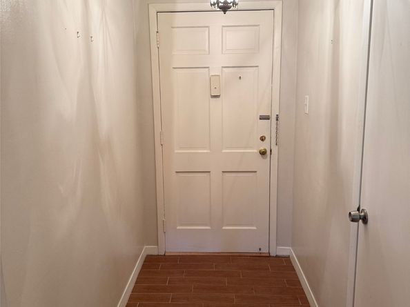 2700 Bellefontaine Street B8, Houston TX 77025