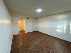 2700 Bellefontaine Street B8, Houston TX 77025