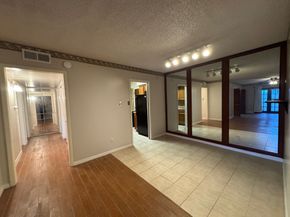 2700 Bellefontaine Street B8, Houston TX 77025