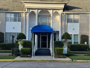 2700 Bellefontaine Street B8, Houston TX 77025