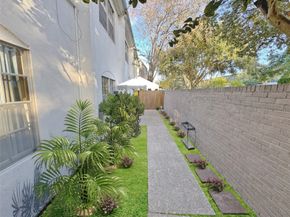 2700 Bellefontaine Street B8, Houston TX 77025