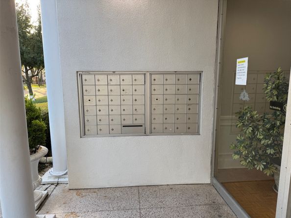 2700 Bellefontaine Street B8, Houston TX 77025