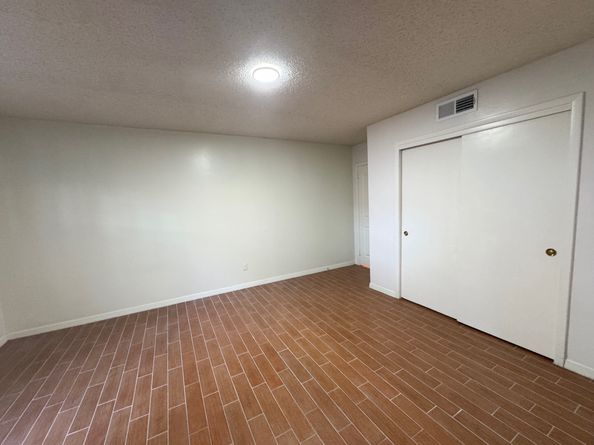 2700 Bellefontaine Street B8, Houston TX 77025