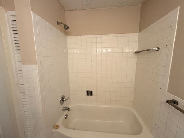 2700 Bellefontaine Street B8, Houston TX 77025