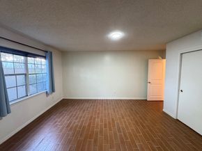 2700 Bellefontaine Street B8, Houston TX 77025