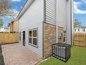 7050 Inwood Park Drive 113, Houston TX 77088