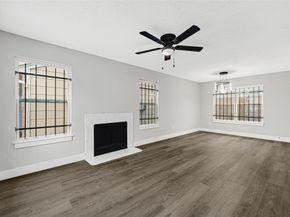 7050 Inwood Park Drive 113, Houston TX 77088