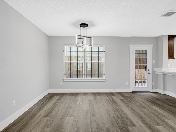 7050 Inwood Park Drive 113, Houston TX 77088