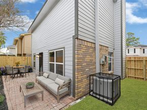 7050 Inwood Park Drive 113, Houston TX 77088