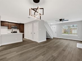 7050 Inwood Park Drive 113, Houston TX 77088