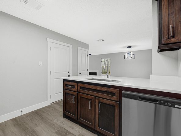 7050 Inwood Park Drive 113, Houston TX 77088