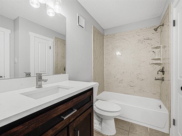 7050 Inwood Park Drive 113, Houston TX 77088