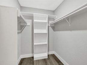 7050 Inwood Park Drive 113, Houston TX 77088