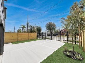 7909 Lynette Street, Houston TX 77028