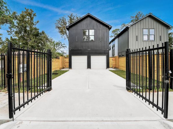 7909 Lynette Street, Houston TX 77028