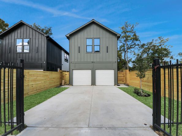 7911 Lynette Street, Houston TX 77028