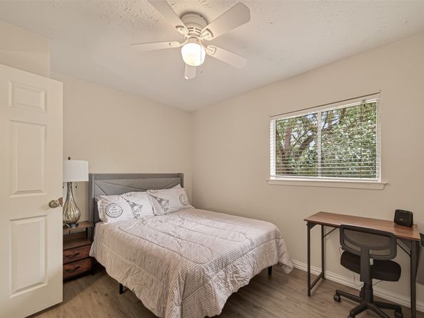 92 S Waxberry Road, Spring TX 77381