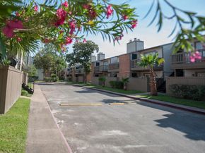 6001 Reims Road 908, Houston TX 77036